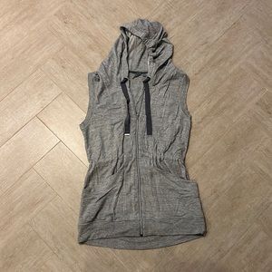 Athleta workout / athleisure vest in gray